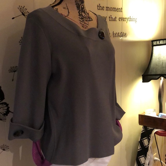 Beautiful ANNE KLEIN sweater - Picture 2 of 3